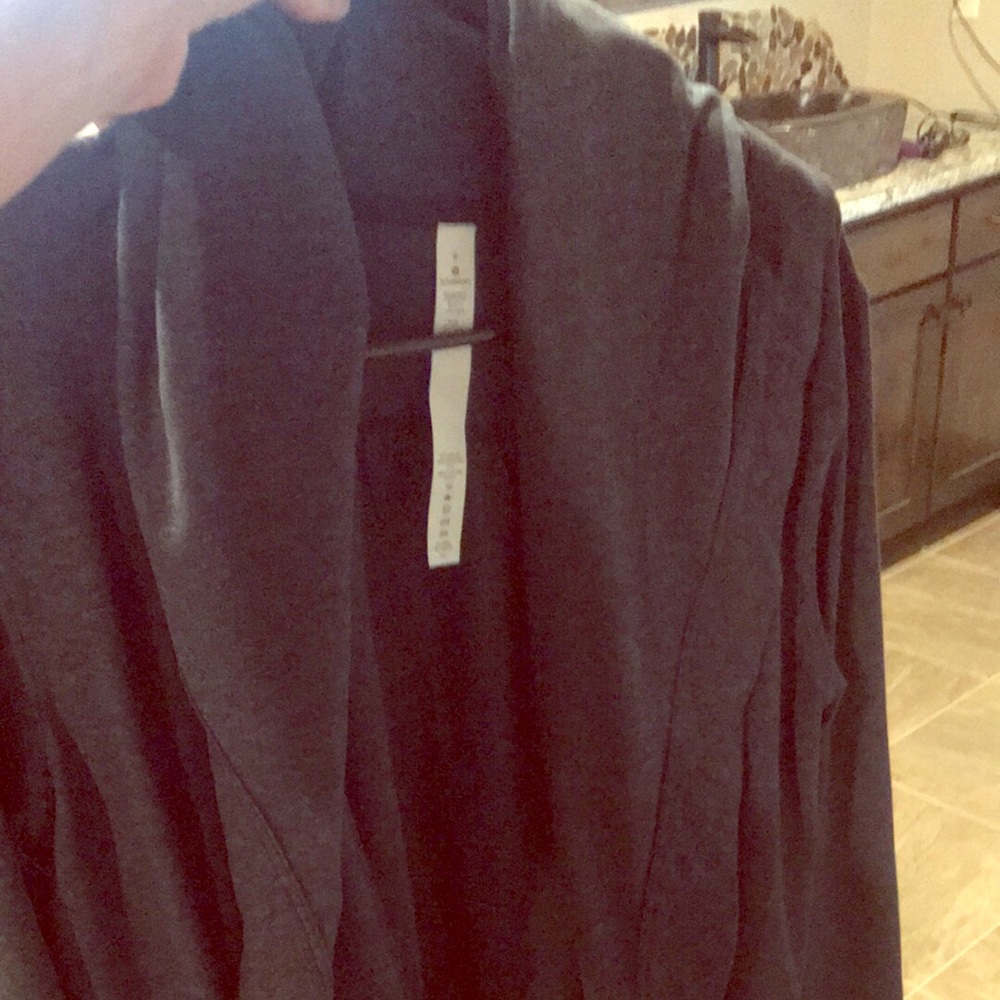 Lululemon jacket. SIZE 8